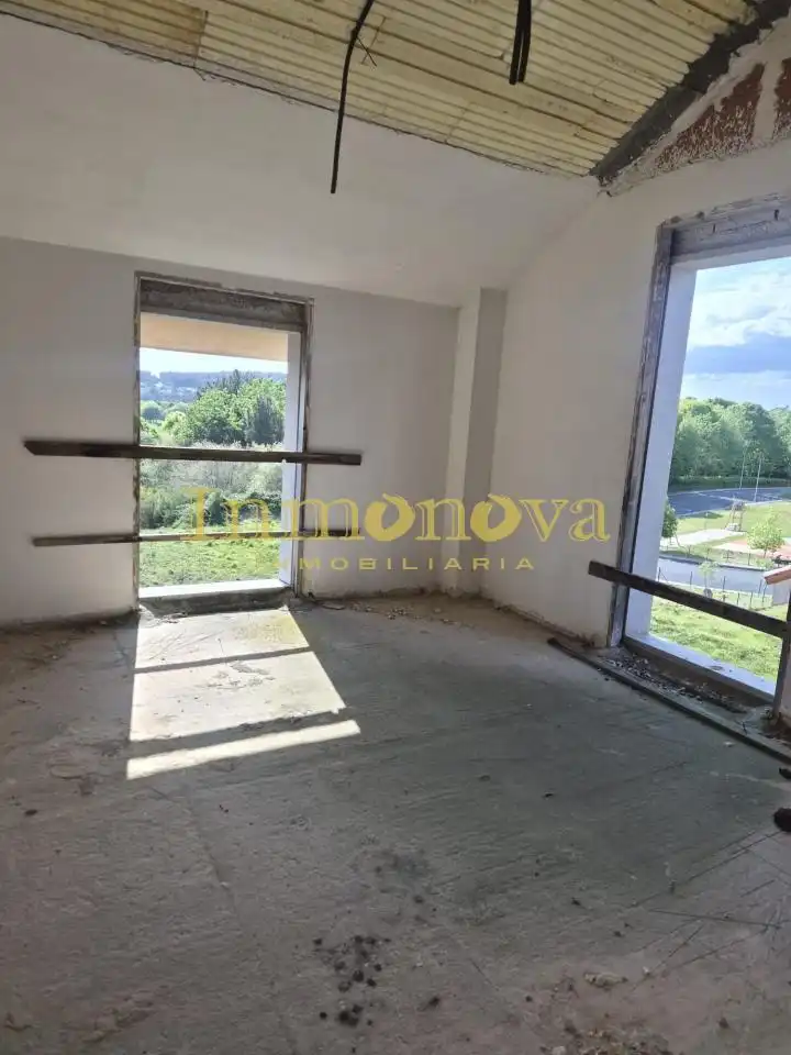 Casa o chalet en venta en A Merca   con Calefacción, Jardín privado y Terraza