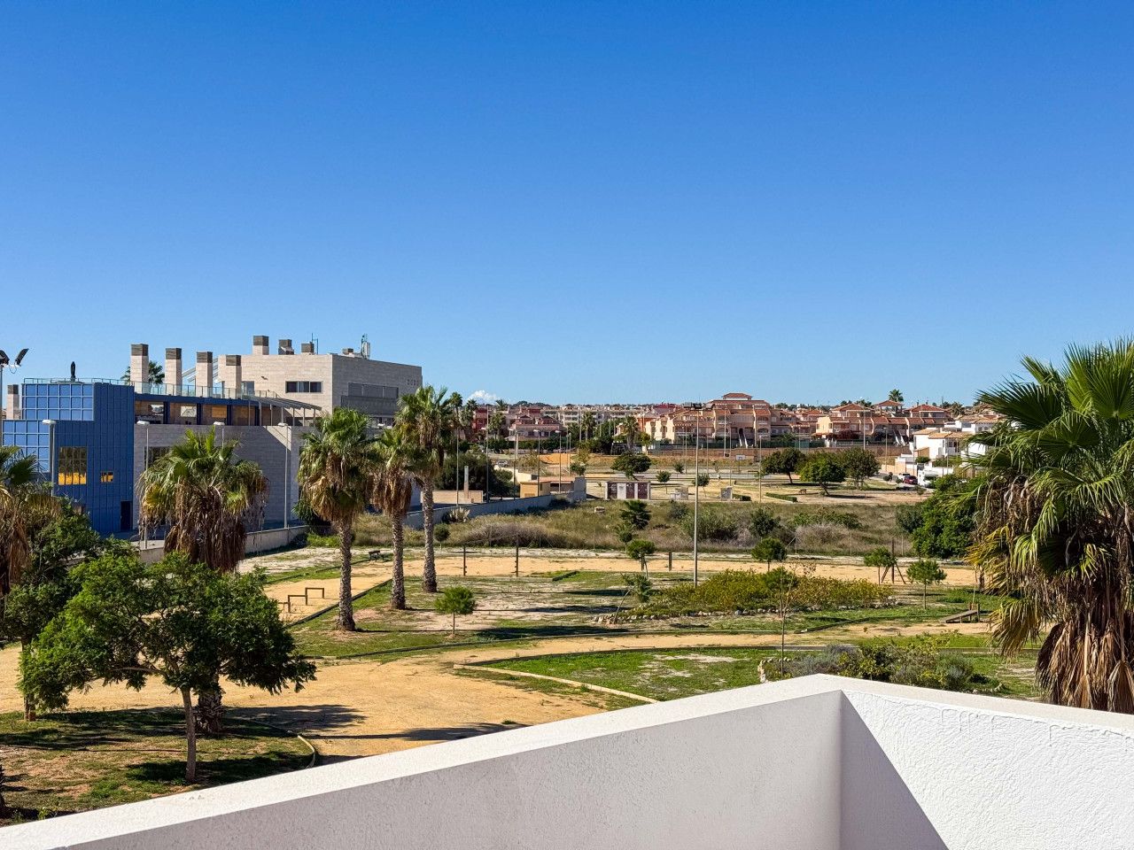 Vista exterior de Apartament en venda en Orihuela amb Calefacció, Terrassa i Piscina