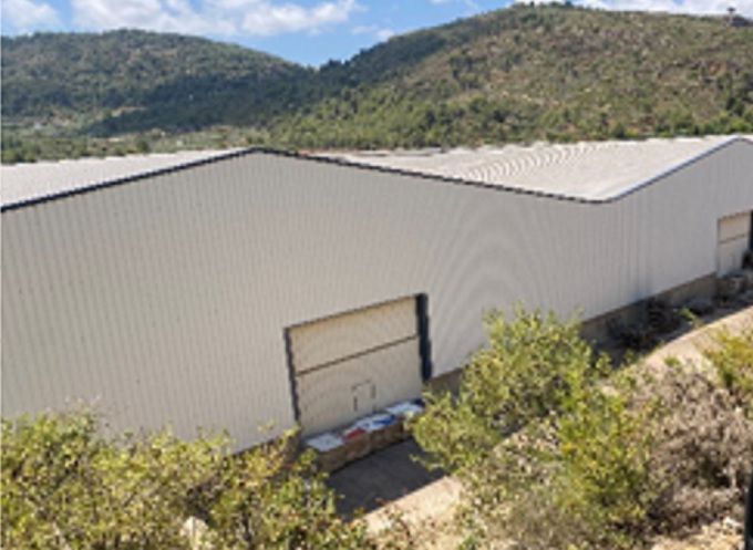 Vista exterior de Nave industrial en venta en Llucena / Lucena del Cid