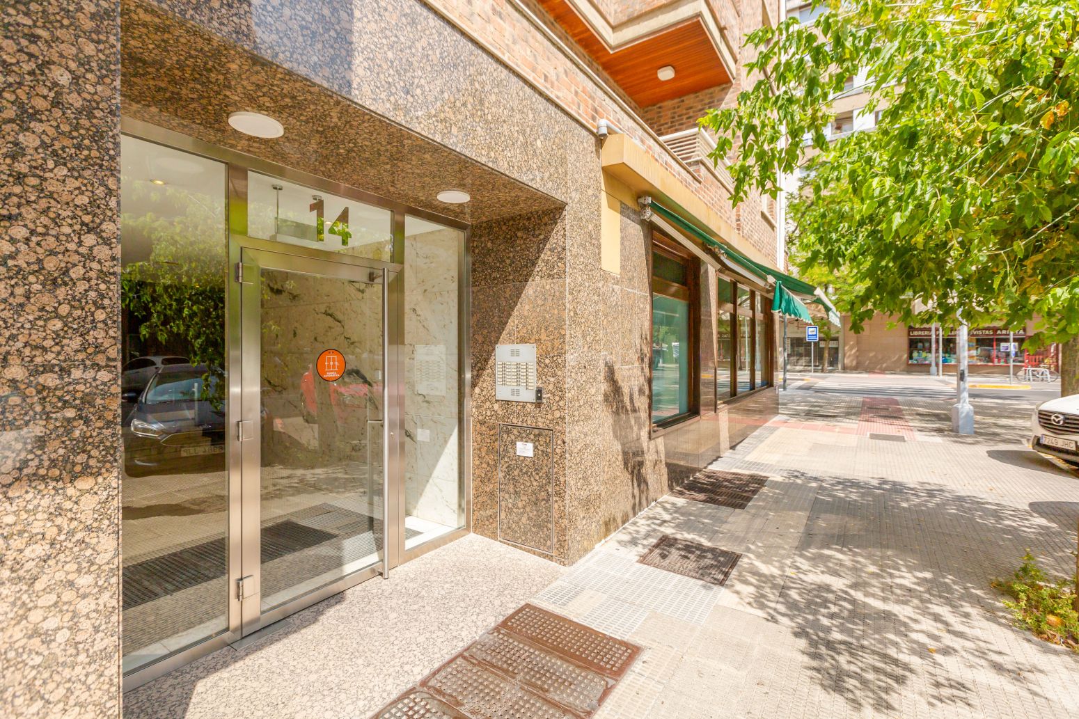 Vista exterior de Piso en venta en  Pamplona / Iruña con Calefacción, Jardín privado y Parquet