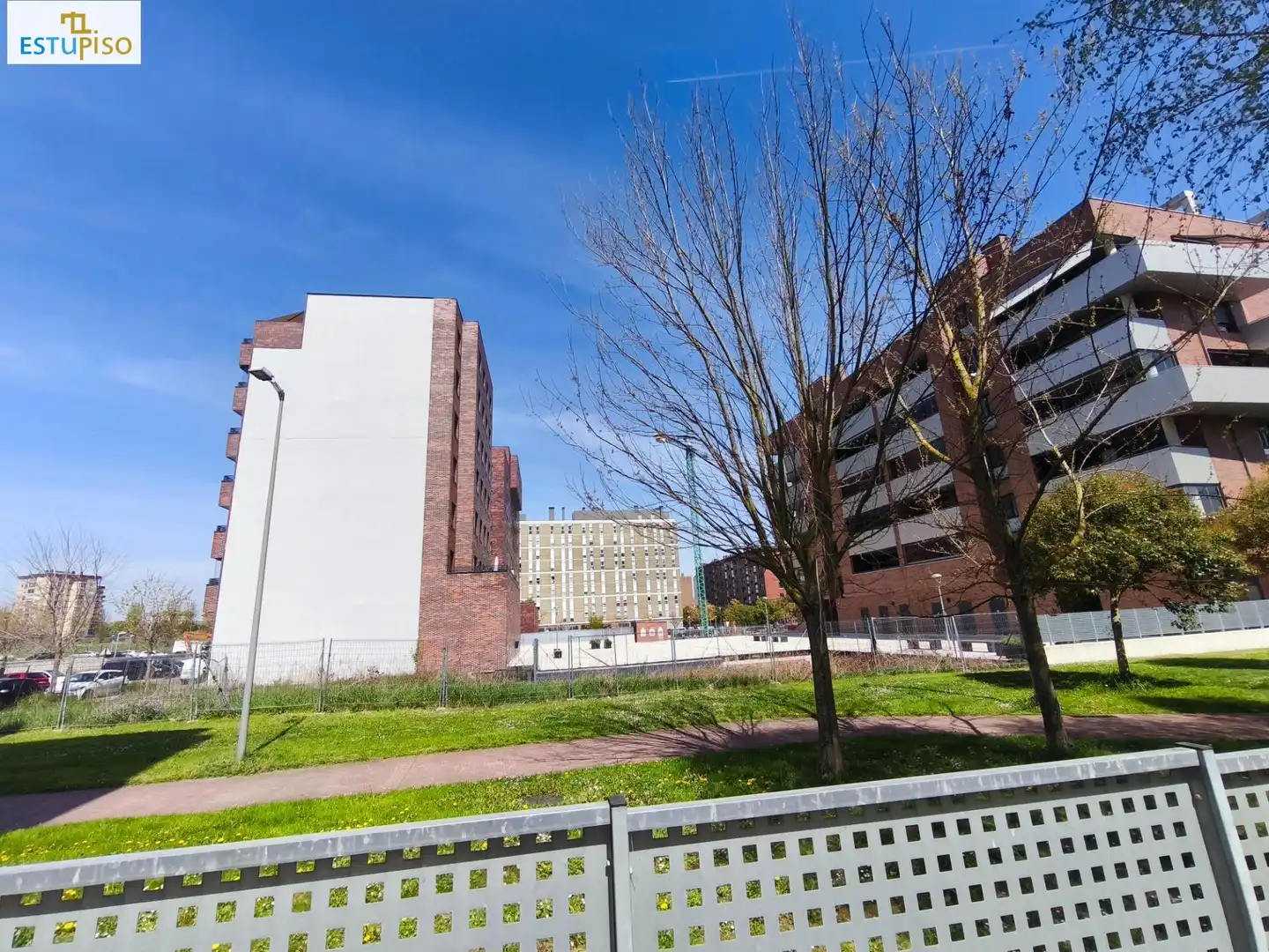 Vista exterior de Piso en venta en Vitoria - Gasteiz con Calefacción, Jardín privado y Terraza