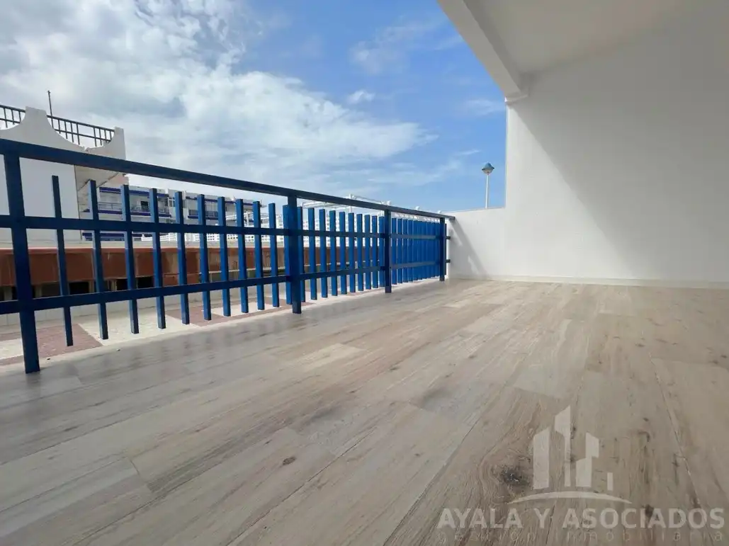 Terrasse von Wohnung zum Verkauf in La Manga del Mar Menor mit Klimaanlage, Heizung und Parkett