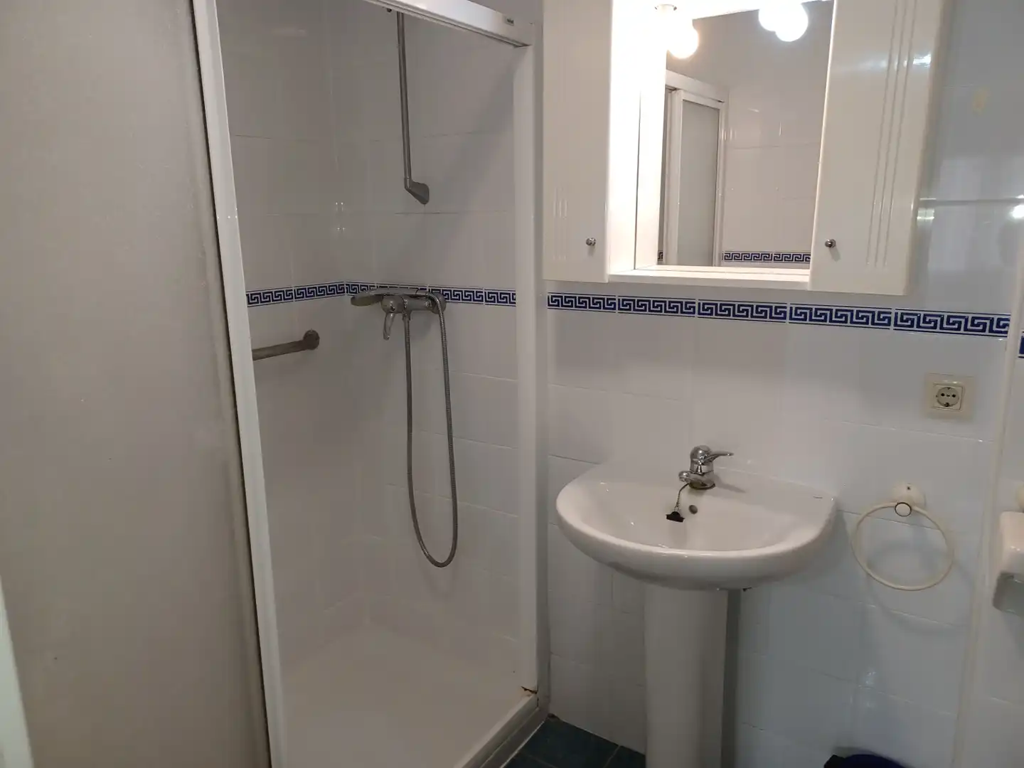 Baño de Apartamento en venta en Figueres con Aire acondicionado, Calefacción y Terraza