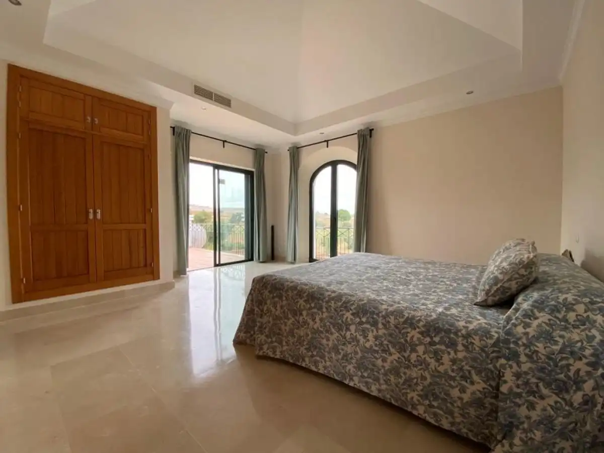 Dormitori de Casa o xalet en venda en Arcos de la Frontera amb Aire condicionat, Calefacció i Jardí privat