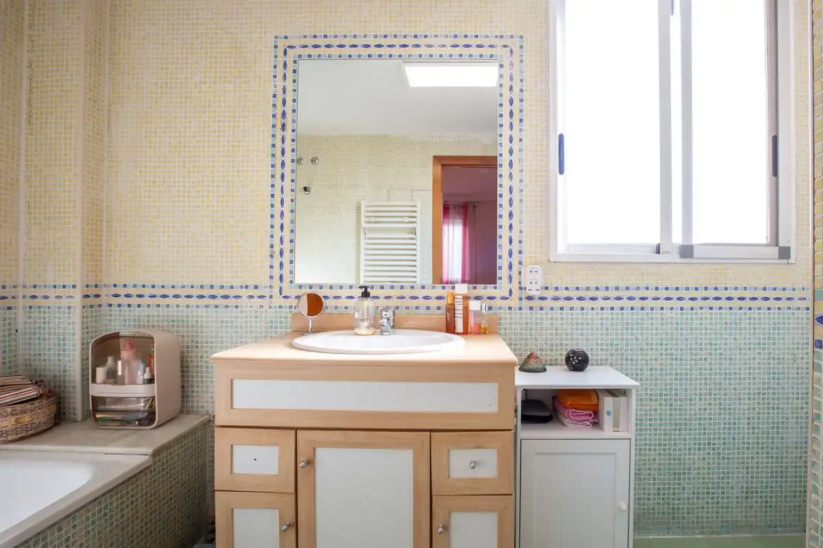 Baño de Ático en venta en Mislata con Aire acondicionado, Calefacción y Jardín privado