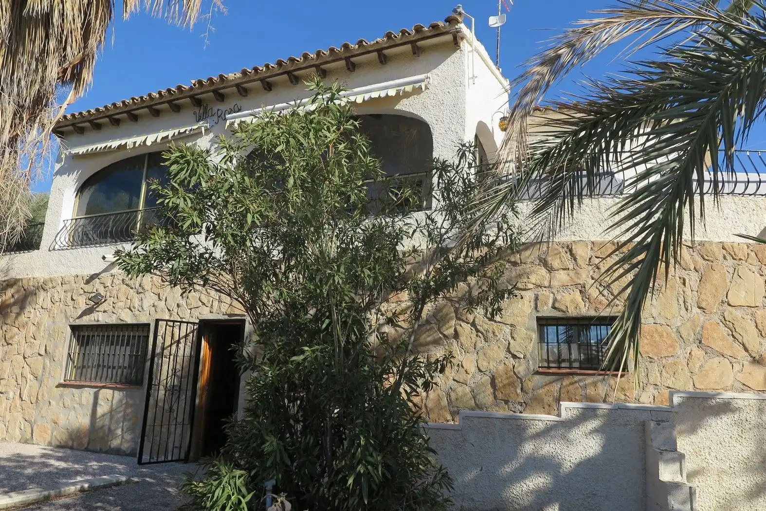 Vista exterior de Casa o chalet en venta en El Campello con Jardín privado, Terraza y Trastero