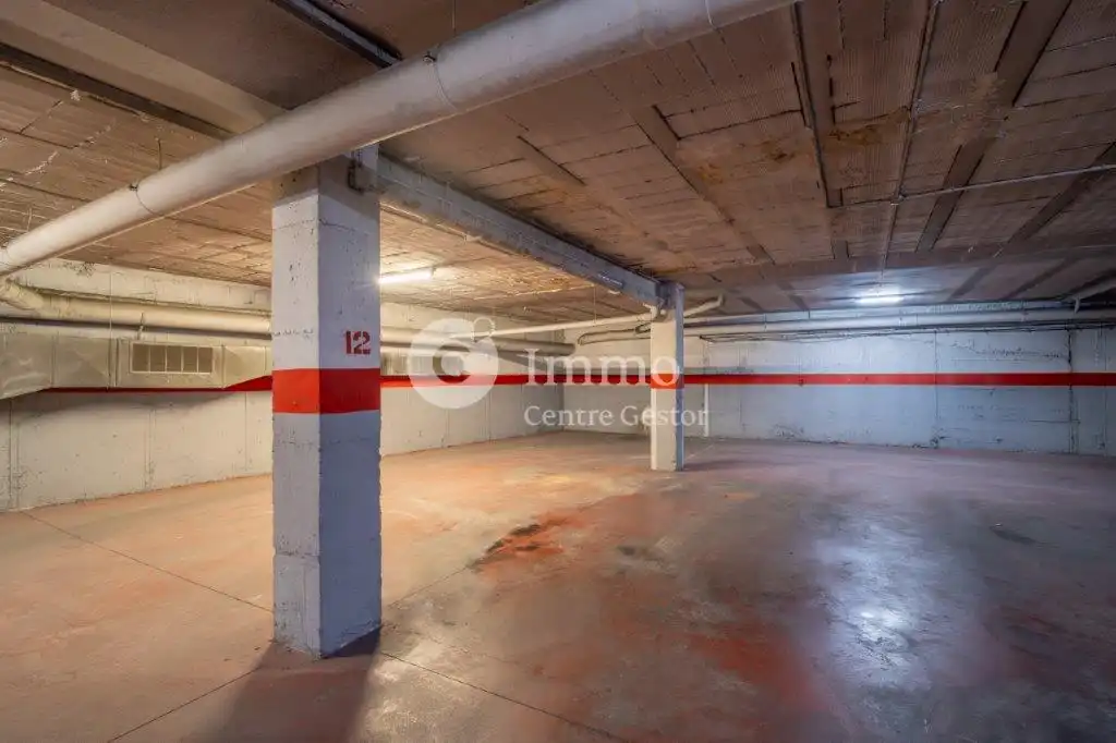 Parking de Piso en venta en Lleida con Aire acondicionado, Calefacción y Trastero
