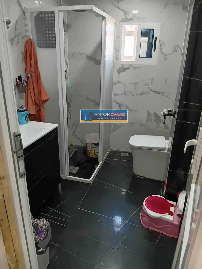 Baño de Piso en venta en Novelda con Aire acondicionado, Amueblado y Balcón