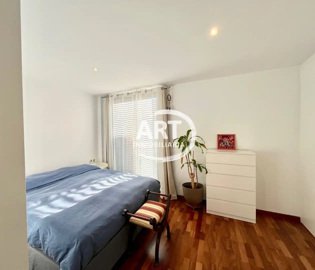Habitación de Dúplex en venta en Rocafort con Aire acondicionado