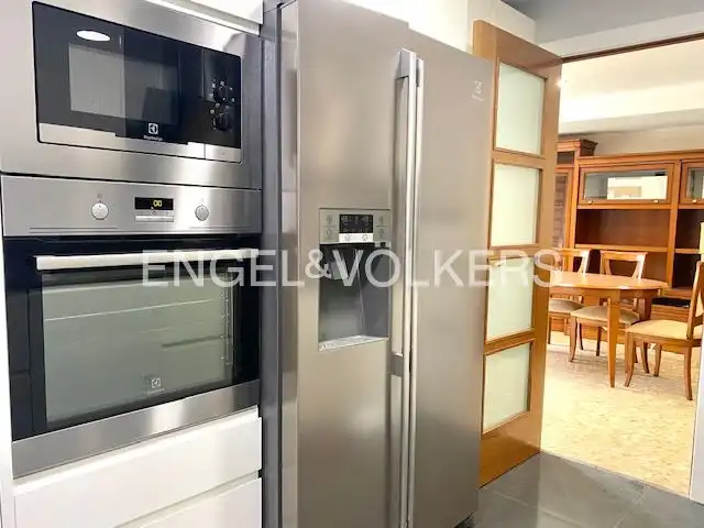 Kitchen of Flat for rent in Paterna  with Air Conditioner, Heating and Storage room