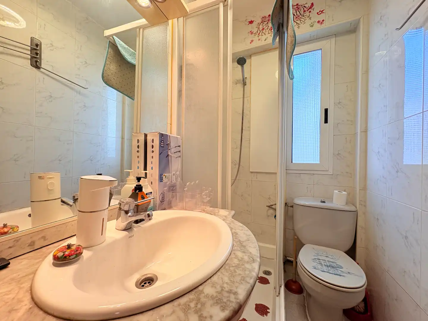 Bathroom of Flat for sale in Zaragoza  with Air Conditioner, Heating and Furnished