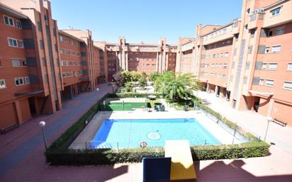 Swimming pool of Flat for sale in  Madrid Capital  with Air Conditioner, Heating and Terrace