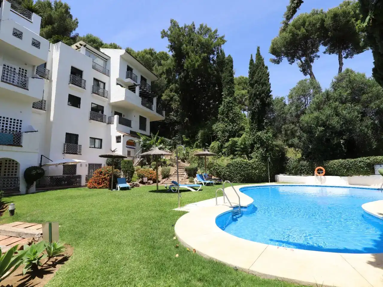 Jardí de Pis en venda en Marbella amb Aire condicionat i Piscina