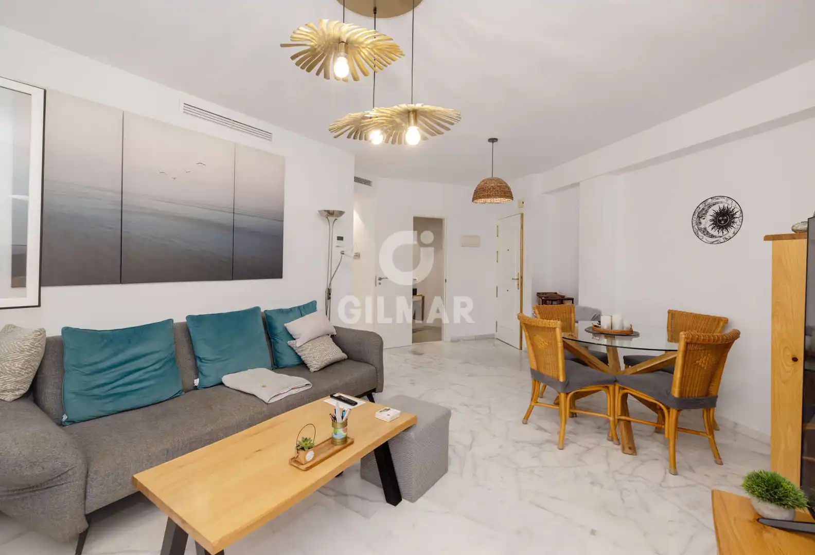 Sala d'estar de Apartament en venda en Estepona amb Calefacció, Piscina i Balcó