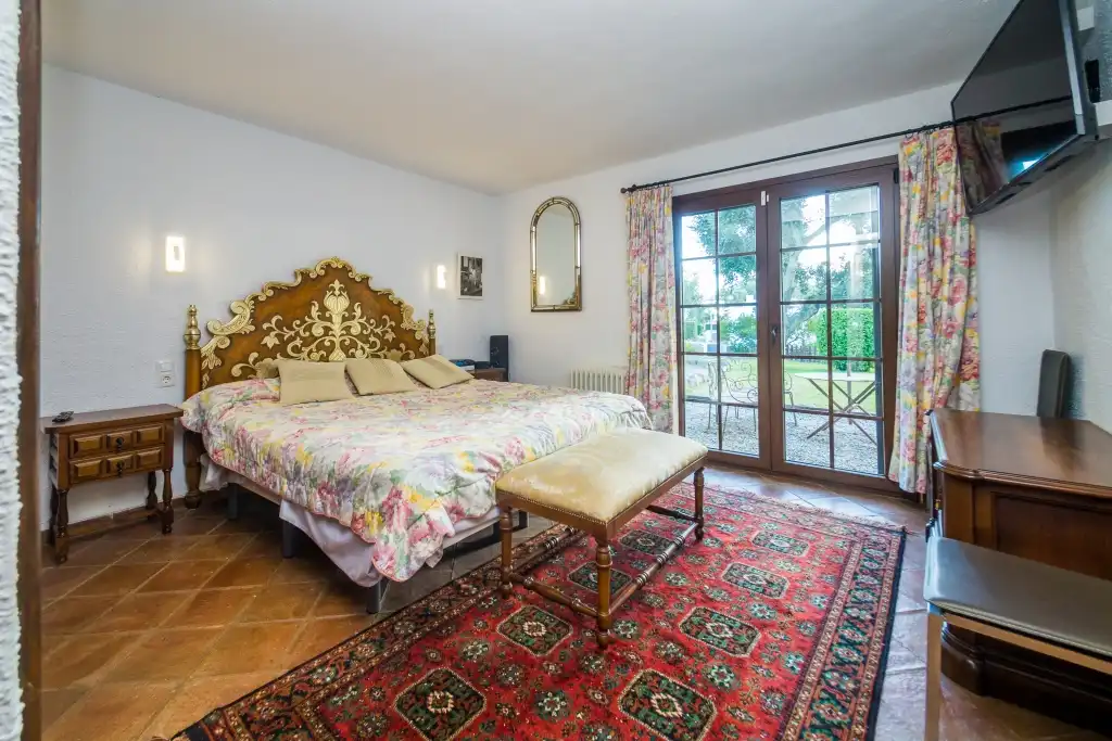 Schlafzimmer von Haus oder Chalet zum Verkauf in Castell d'Aro, Platja d'Aro i s'Agaró mit Klimaanlage, Heizung und Privatgarten