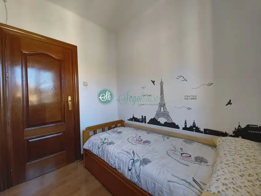 Habitación de Piso en venta en Segovia con Calefacción, Parquet y Terraza