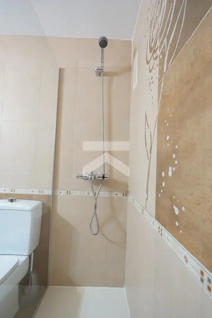 Baño de Piso en venta en Tarragona con Aire acondicionado, Calefacción y Balcón