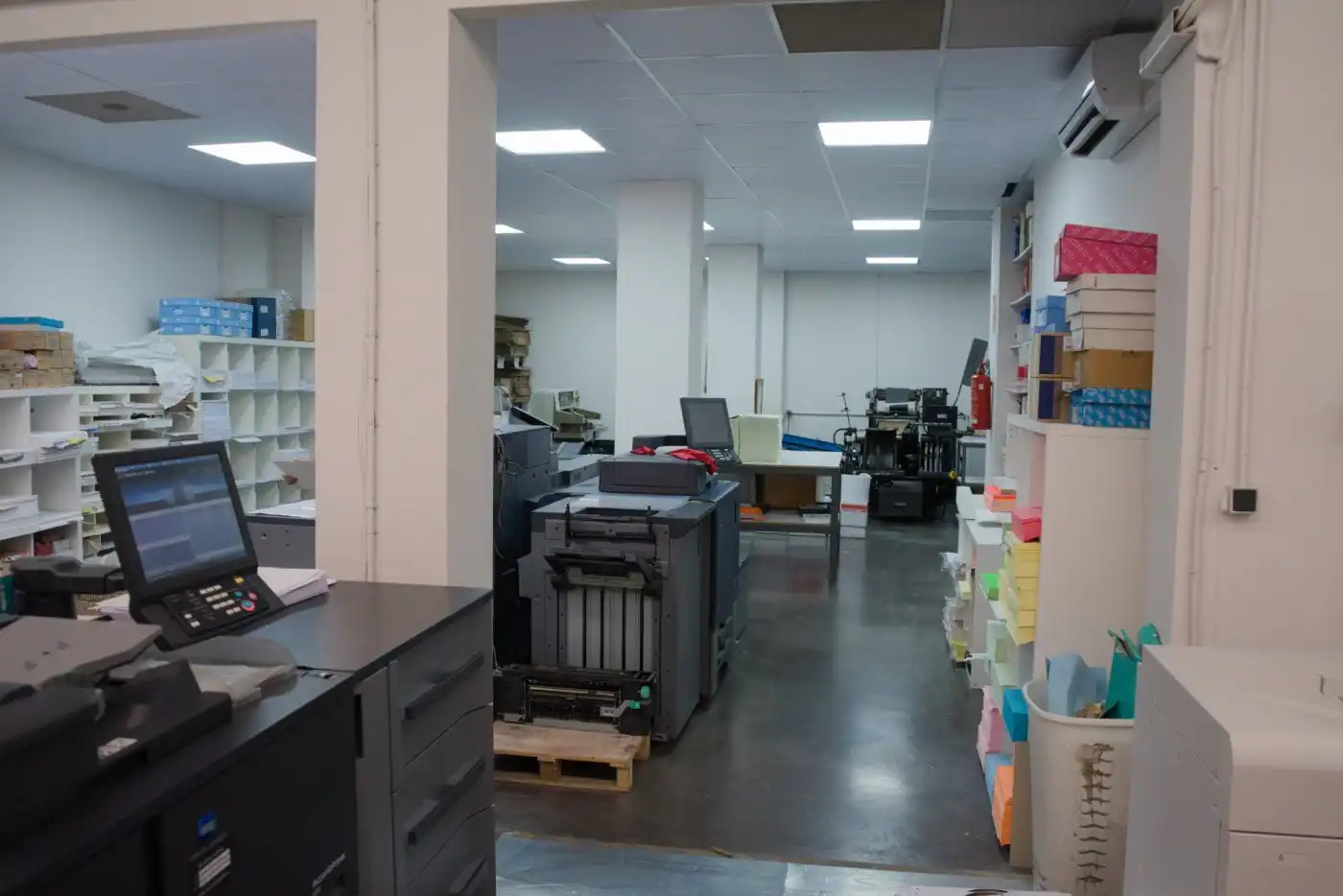 Local en venta en Torrent con Aire acondicionado