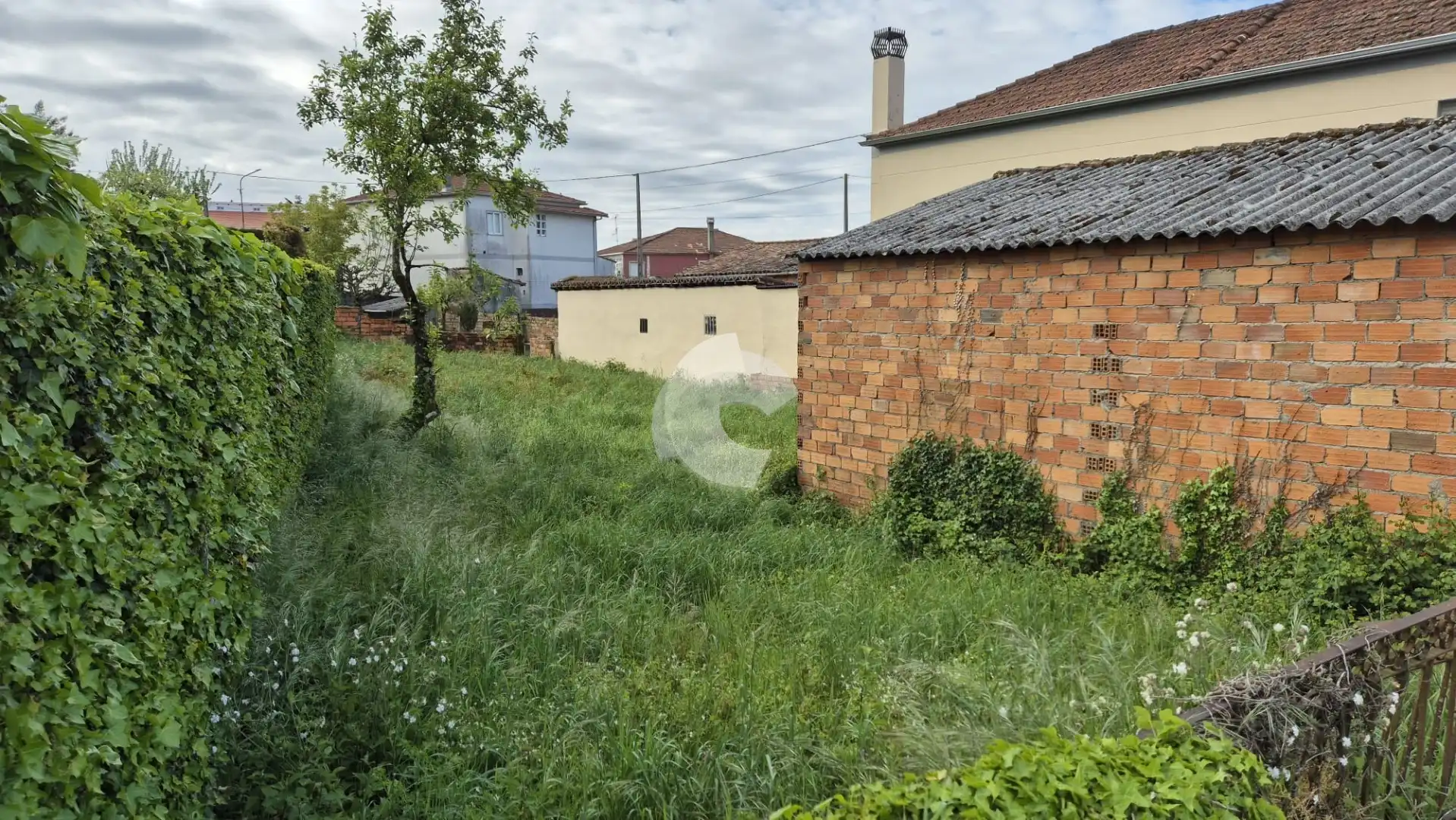 Casa adosada en venda en Xunqueira de Espadanedo amb Jardí privat