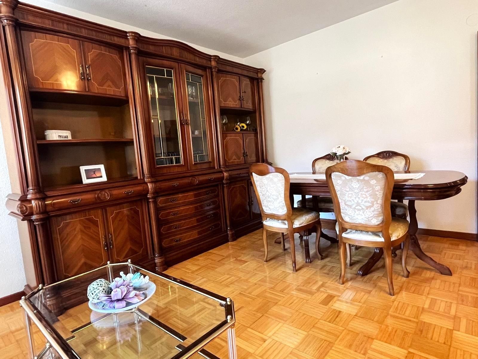 Menjador de Pis en venda en  Pamplona / Iruña amb Calefacció, Parquet i Terrassa