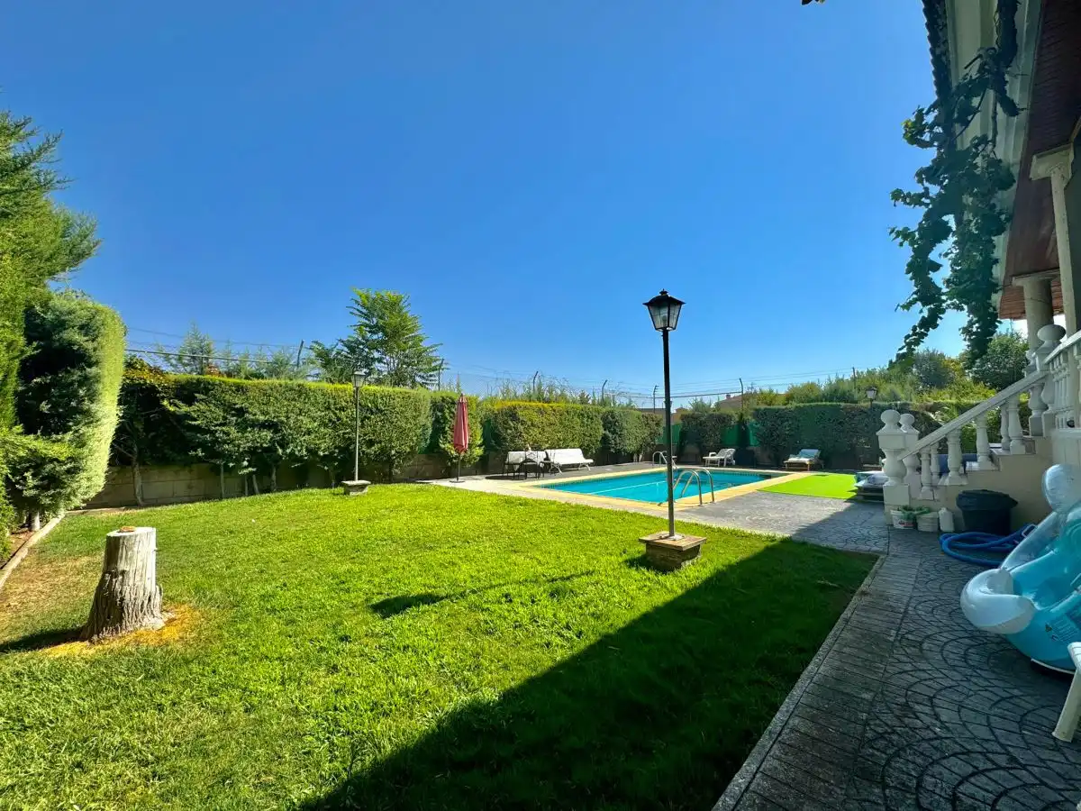 Detached house with pool for sale in Valdepeñas, imagen 3