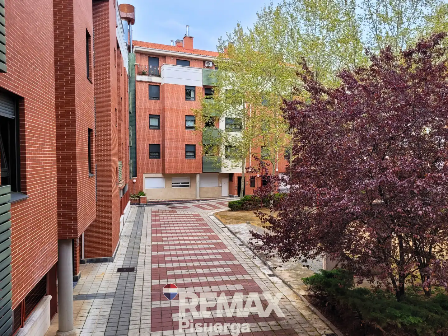 Vista exterior de Pis en venda en Valladolid amb Calefacció i Traster