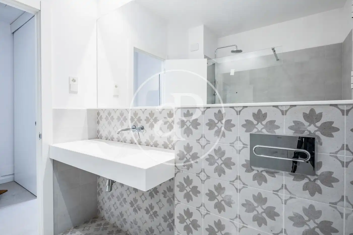Bathroom of Flat for rent in Barcelona  with Air Conditioner, Heating and Balcony