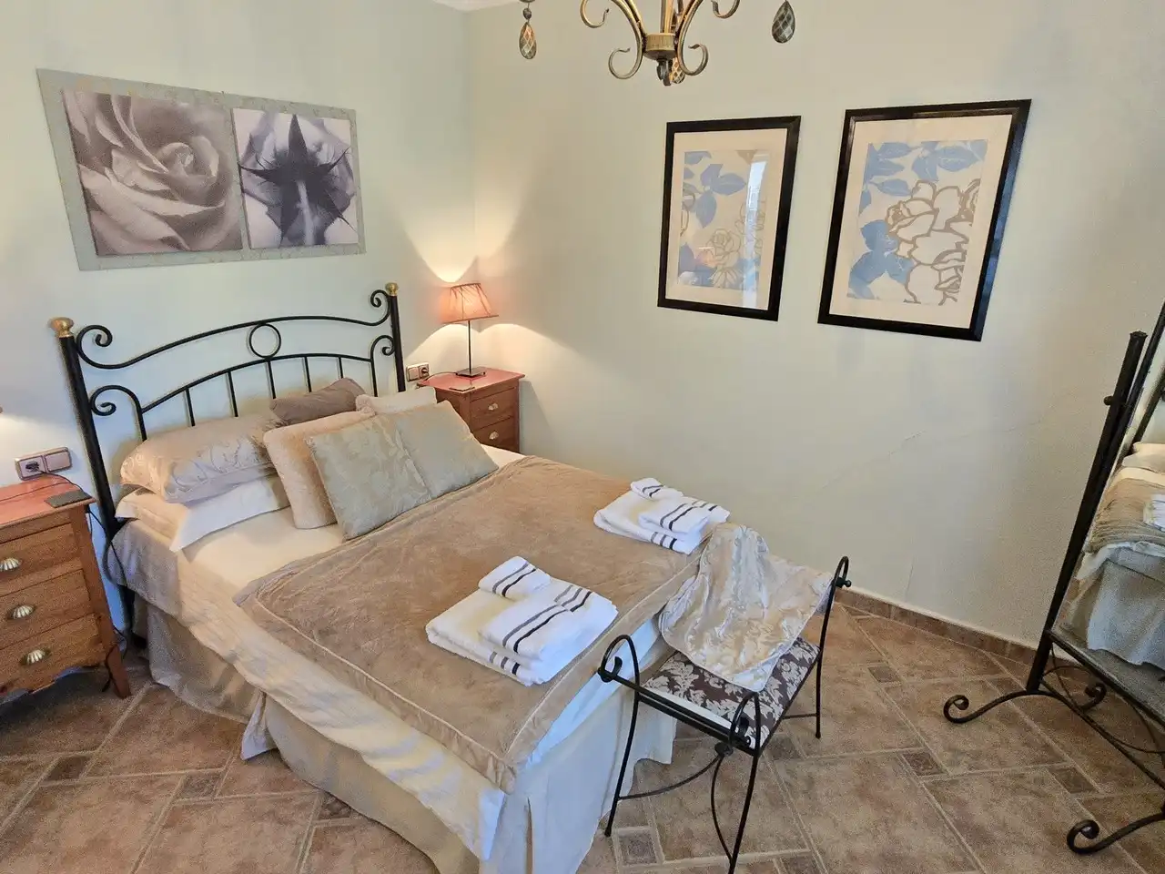 Bedroom of Houses for sale in Viñuela  with Air Conditioner, Terrace and Swimming Pool