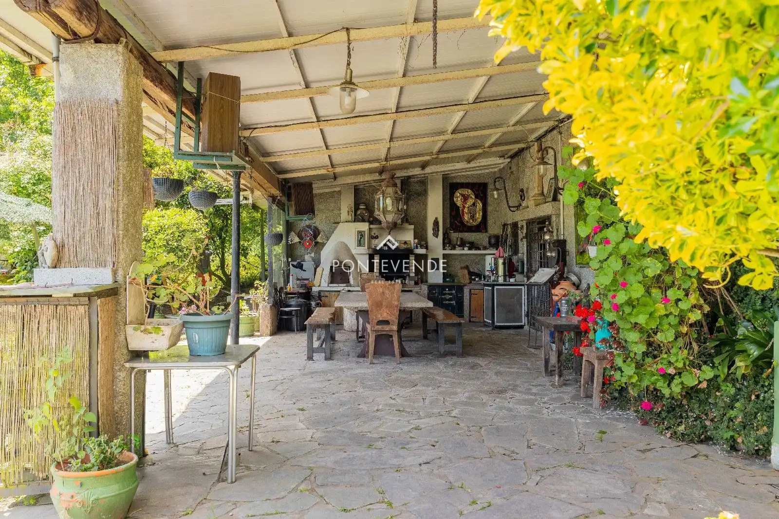 Terrassa de Casa o xalet en venda en Pontevedra Capital  amb Terrassa, Traster i Piscina