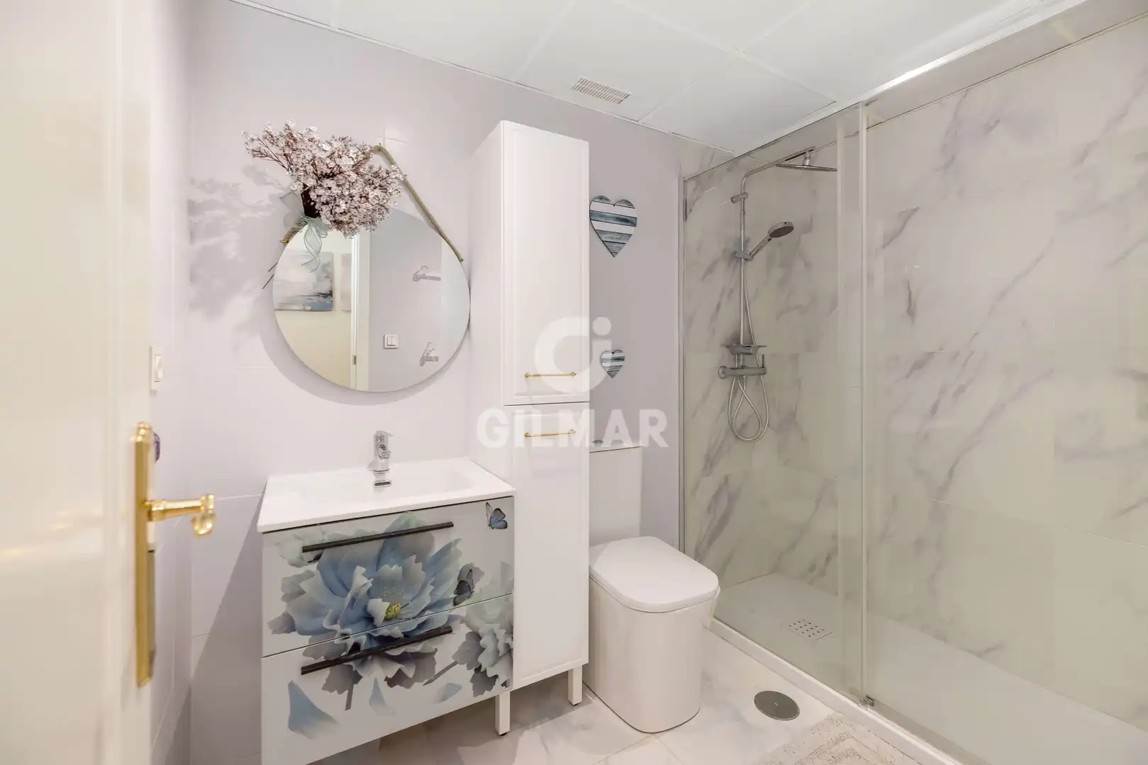 Bathroom of Apartments for sale in Marbella  with Heating, Swimming Pool and Furnished