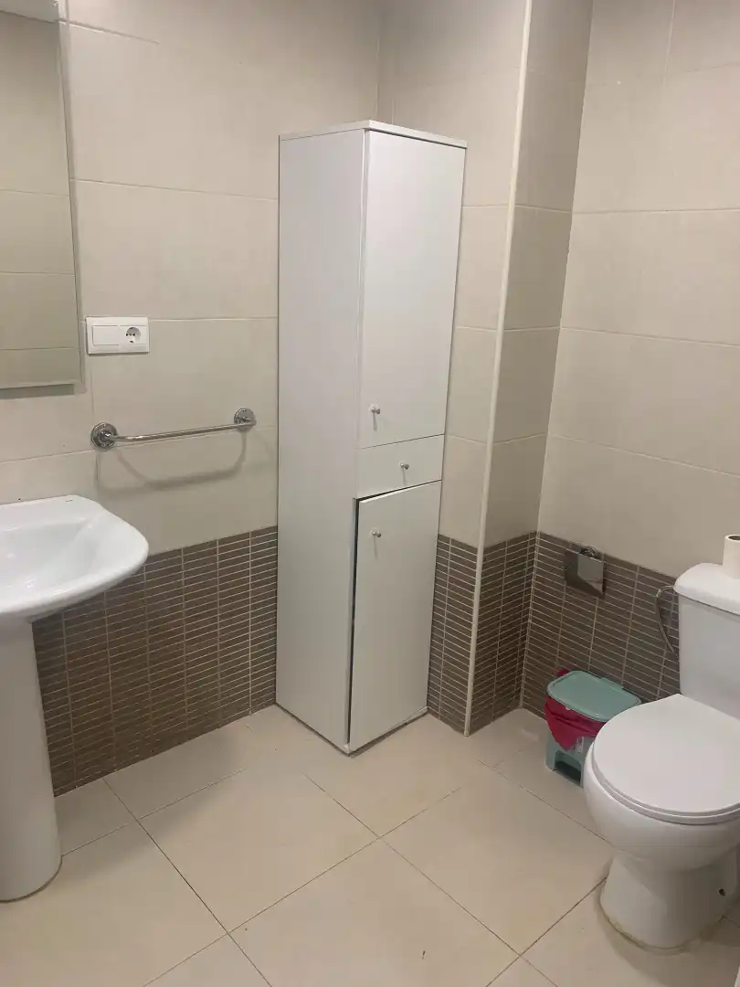 Bany de Apartament de lloguer en Almendralejo amb Moblat