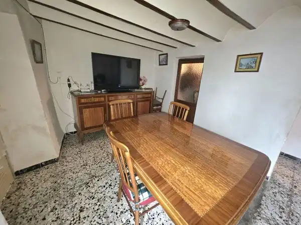 Menjador de Casa adosada en venda en María amb Jardí privat, Traster i Moblat