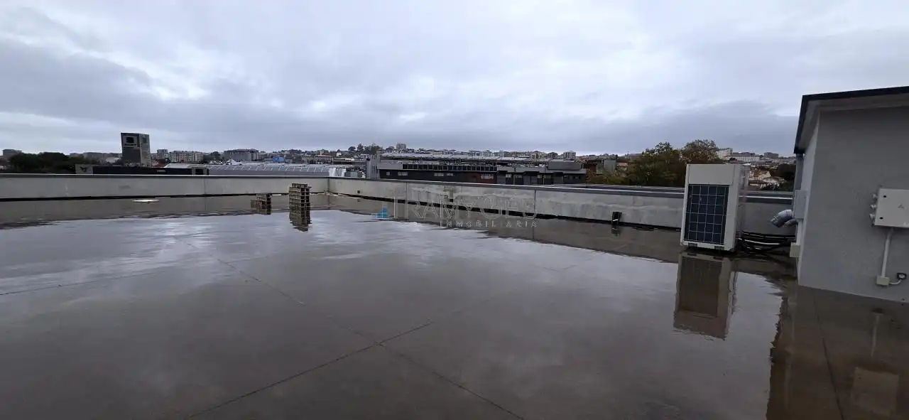 Terrasse von Fabrikhallen zur Miete in Vigo 