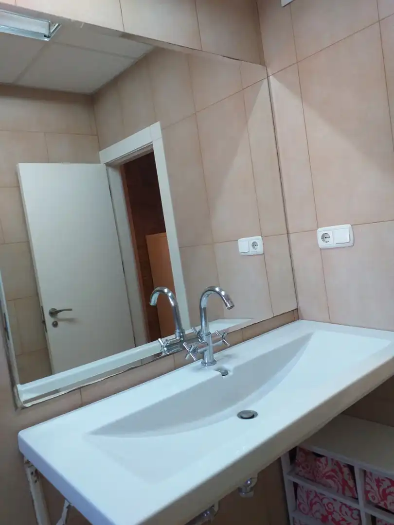 Baño de Piso de alquiler en Murcia con Aire acondicionado, Calefacción y Terraza