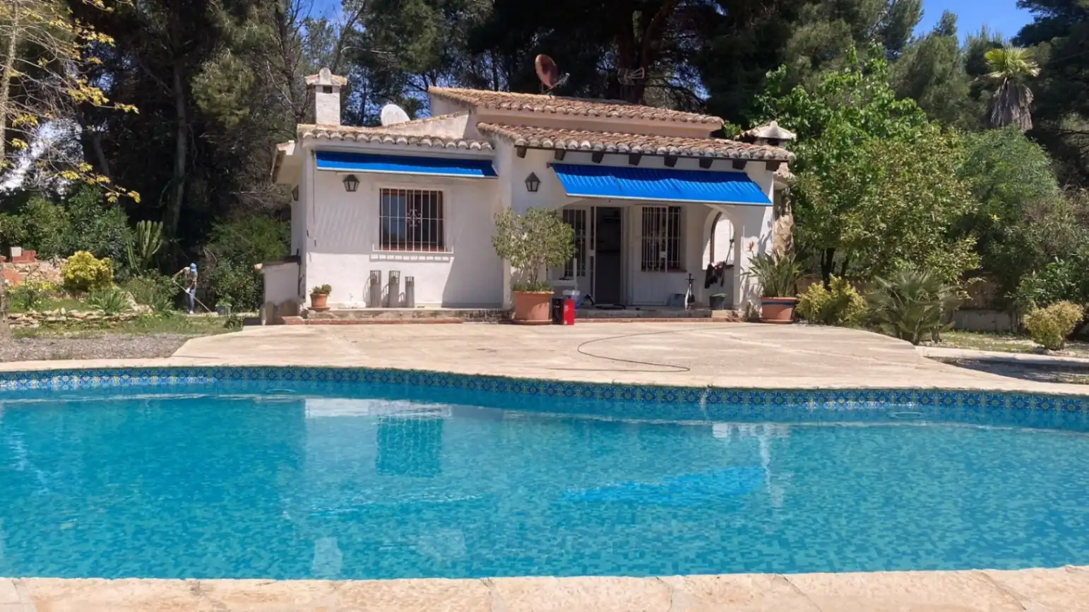 Detached house with pool for sale in Paichi