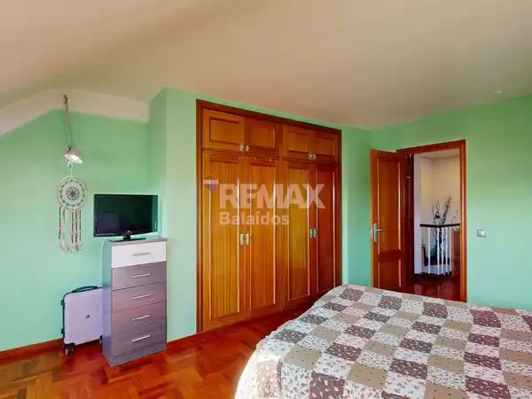 Bedroom of Flat for sale in Vigo   with Heating, Parquet flooring and Storage room