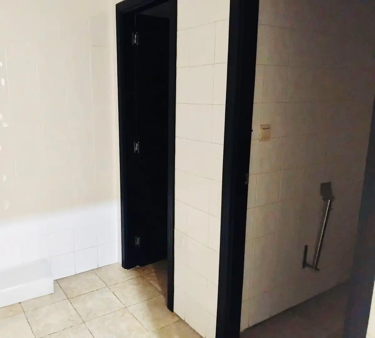 Baño de Local de alquiler en Elche / Elx con Aire acondicionado