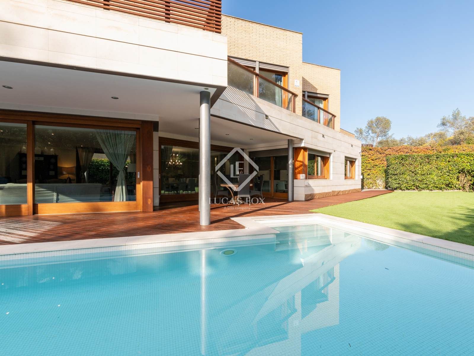 Exterior view of House or chalet to rent in Sant Cugat del Vallès  with Air Conditioner, Heating and Terrace