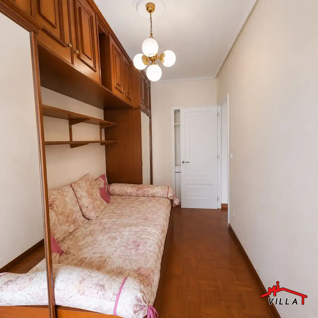 Bedroom of Flat for sale in Laredo  with Heating and Balcony