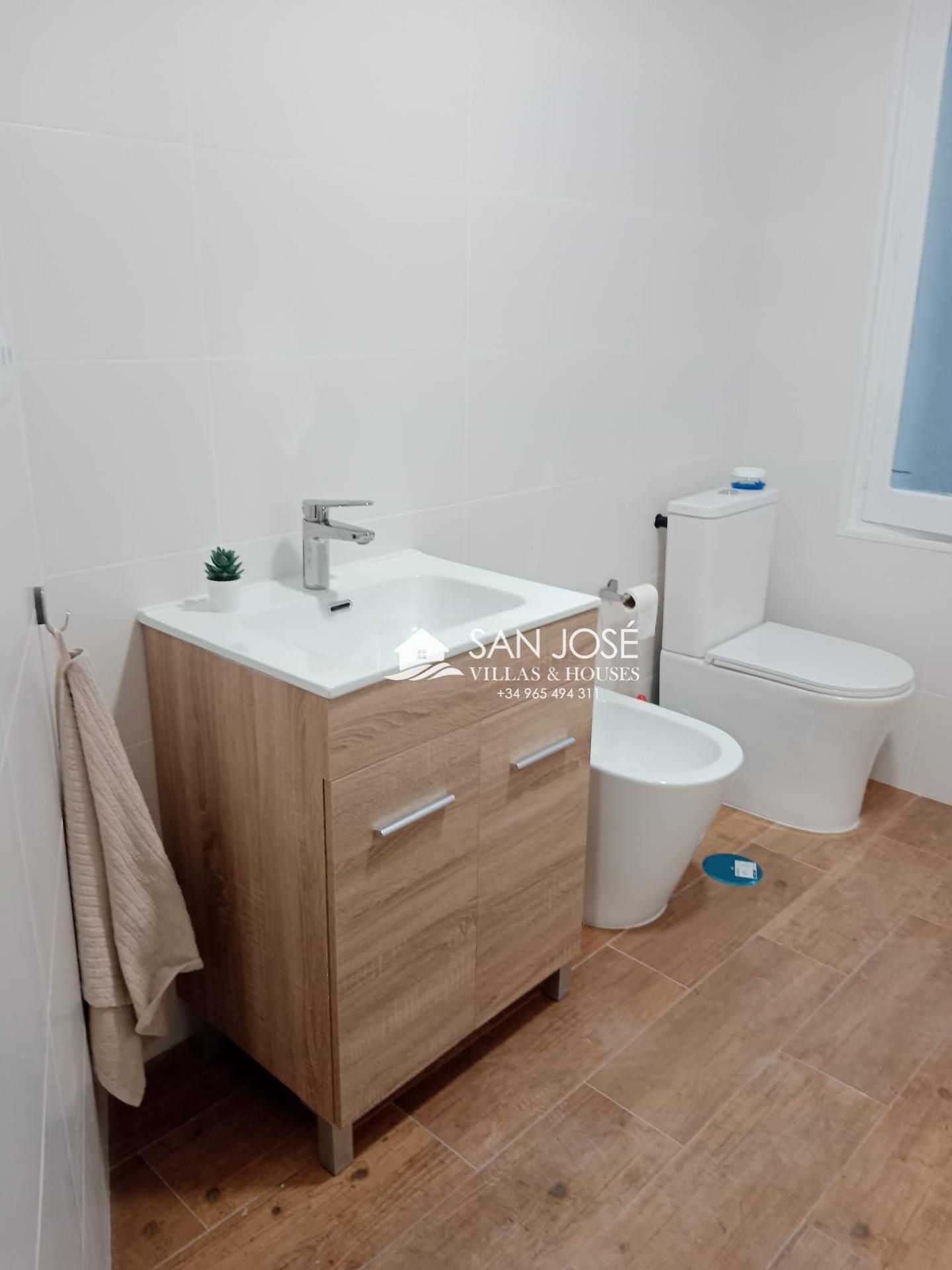 Bathroom of Flat for sale in Novelda  with Balcony