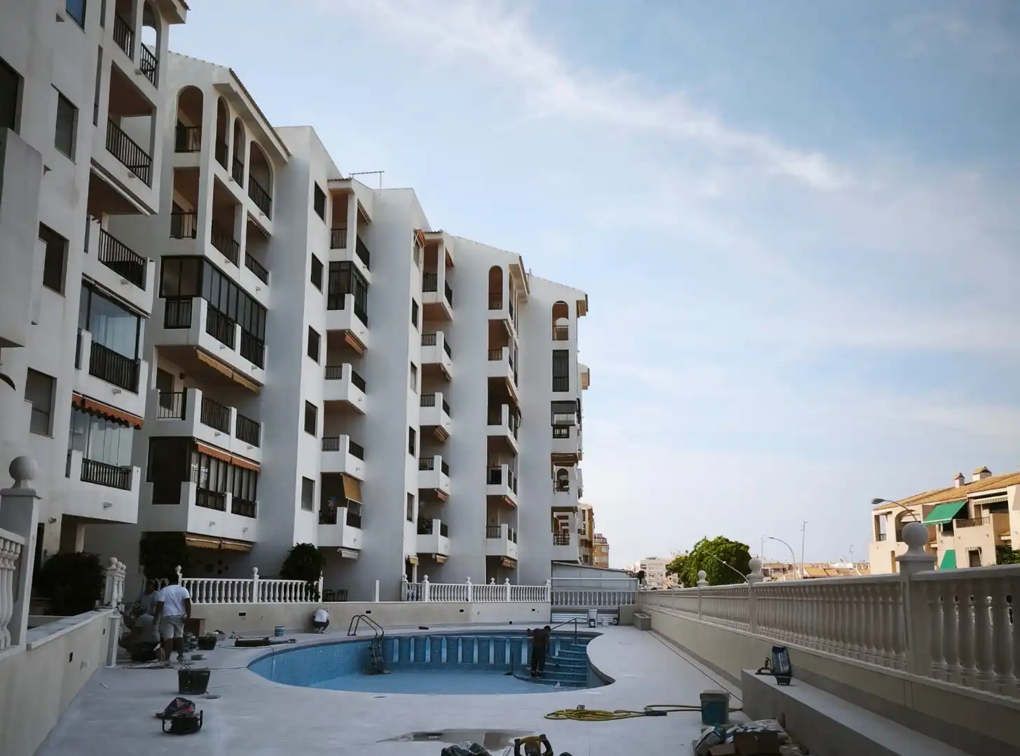 Außenansicht von Wohnung zum Verkauf in Guardamar del Segura mit Schwimmbad, Möbliert und Ofen