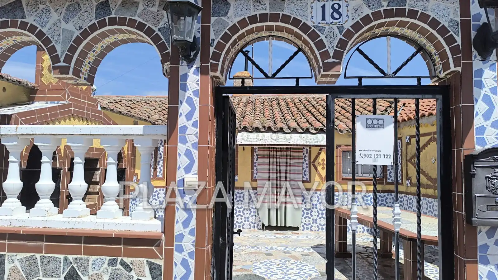 Houses for sale in Zarapicos  with Furnished