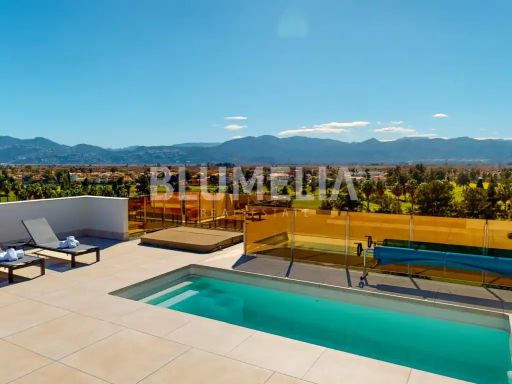Terrasse von Dachboden zum Verkauf in Oliva mit Klimaanlage, Heizung und Privatgarten