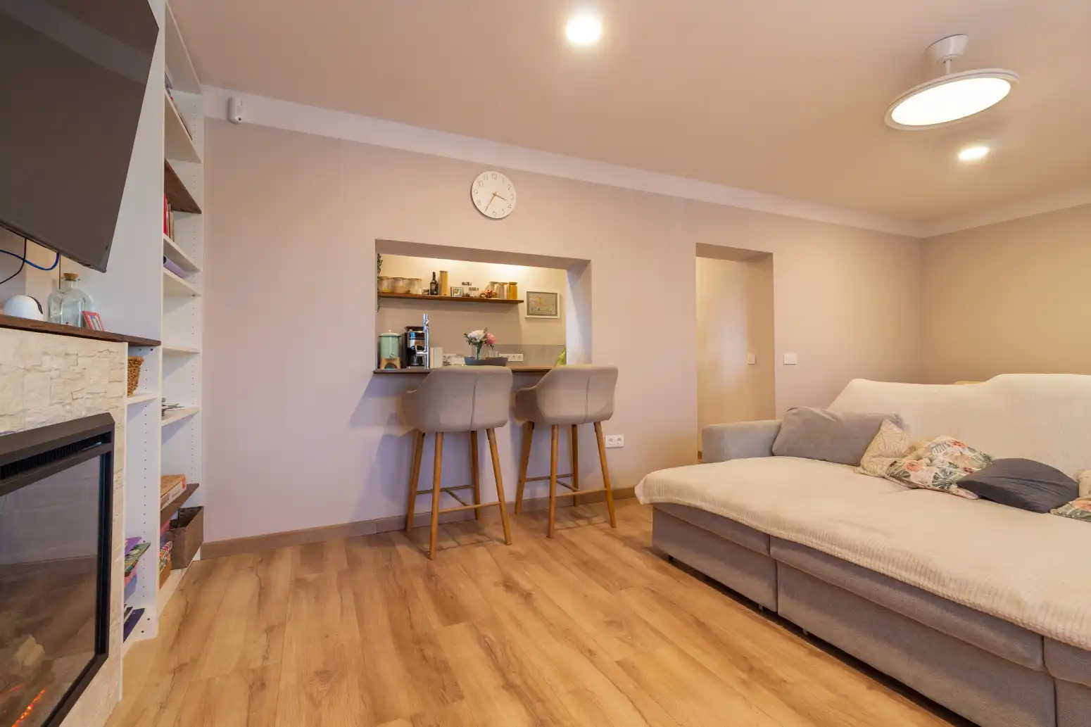 Sala d'estar de Casa o xalet en venda en Albalat dels Tarongers amb Aire condicionat, Jardí privat i Parquet