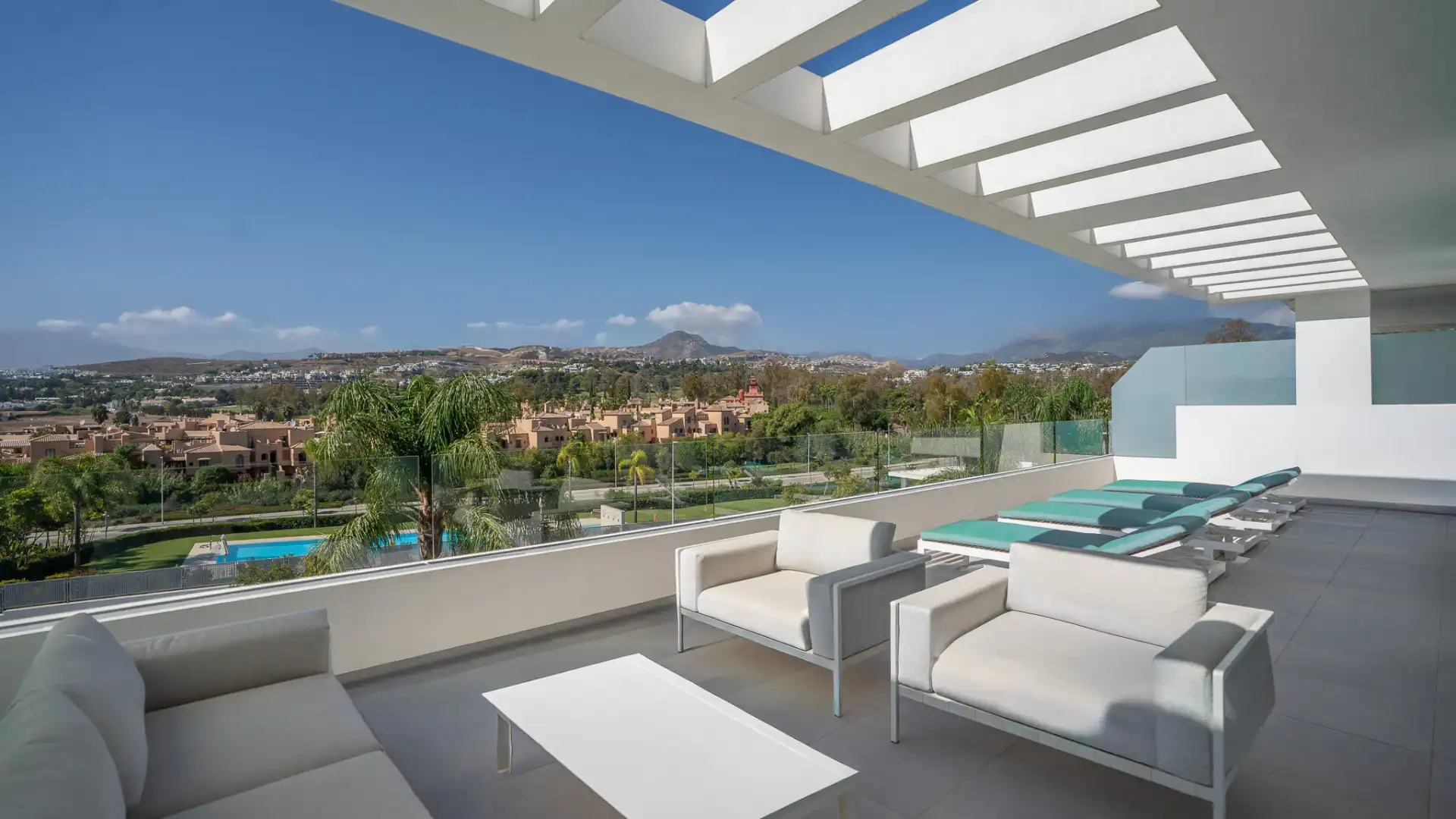 Apartament amb piscina en venda a Estepona Pueblo