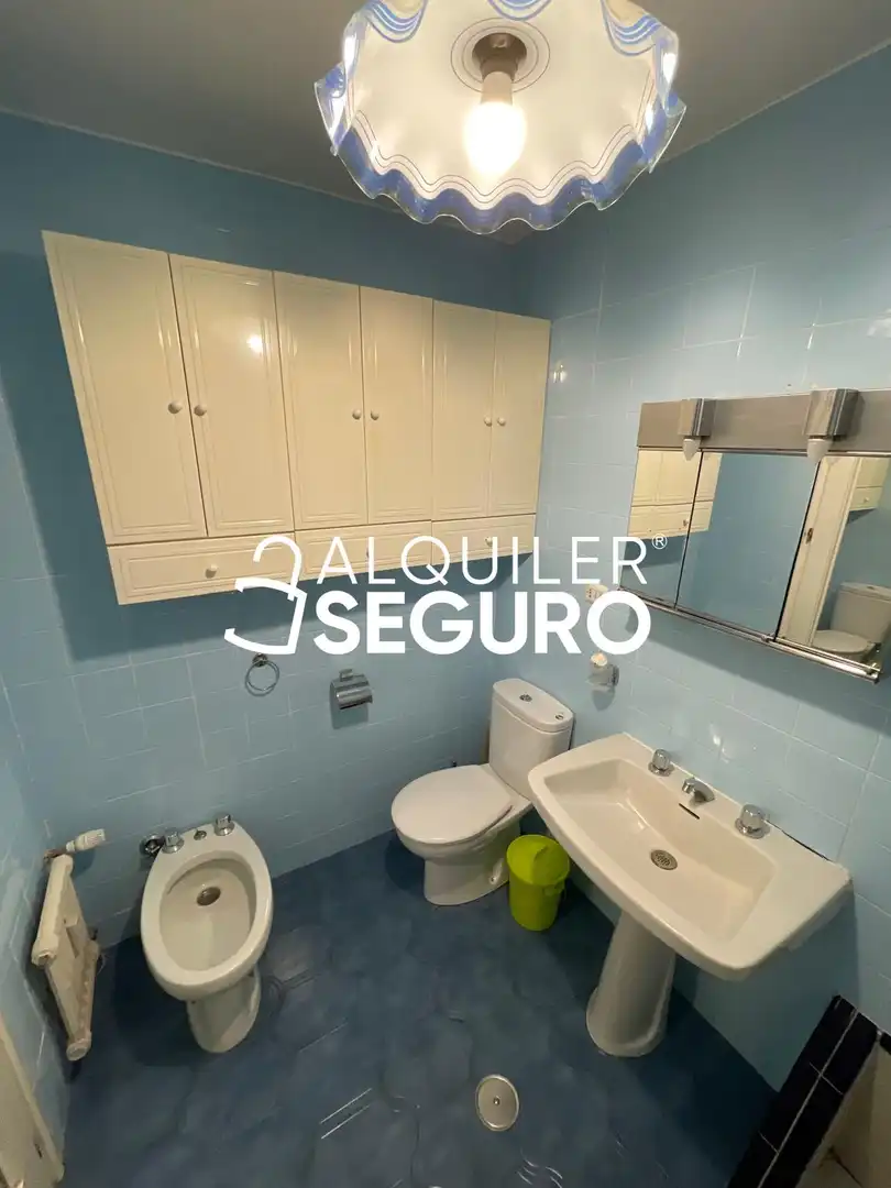 Baño de Piso de alquiler en Madrid con Aire acondicionado, Calefacción y Terraza