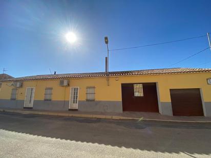 Vista exterior de Casa o xalet en venda en Totana amb Aire condicionat, Calefacció i Jardí privat