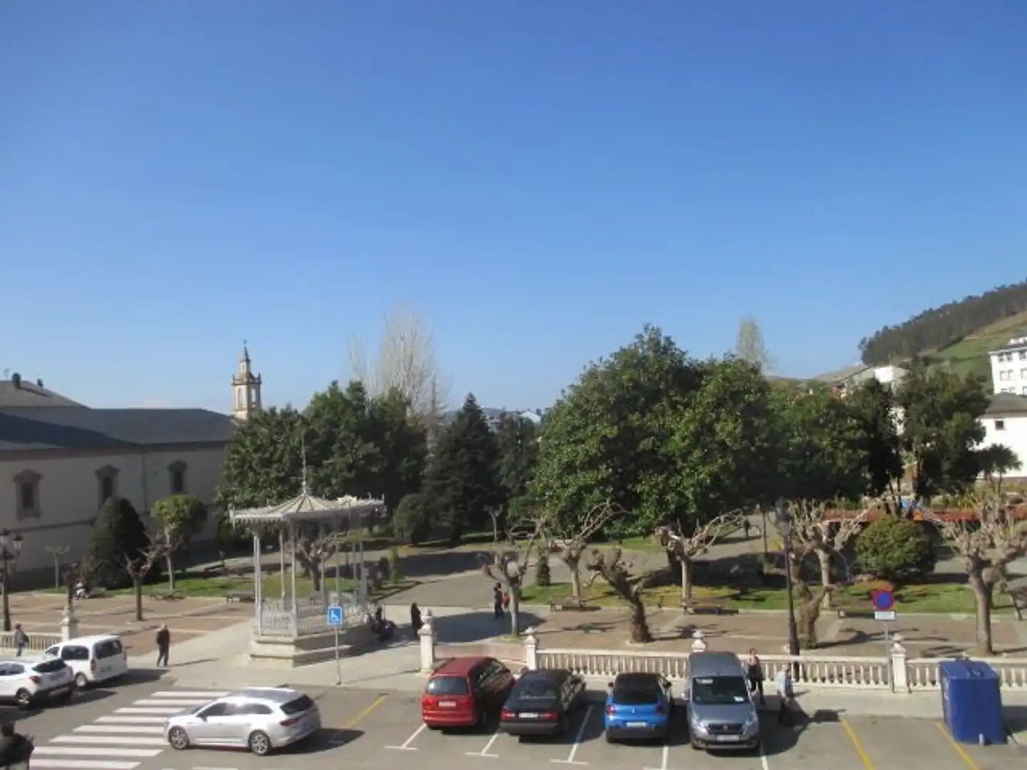 Vista exterior de Piso en venta en Vegadeo con Calefacción, Terraza y Trastero
