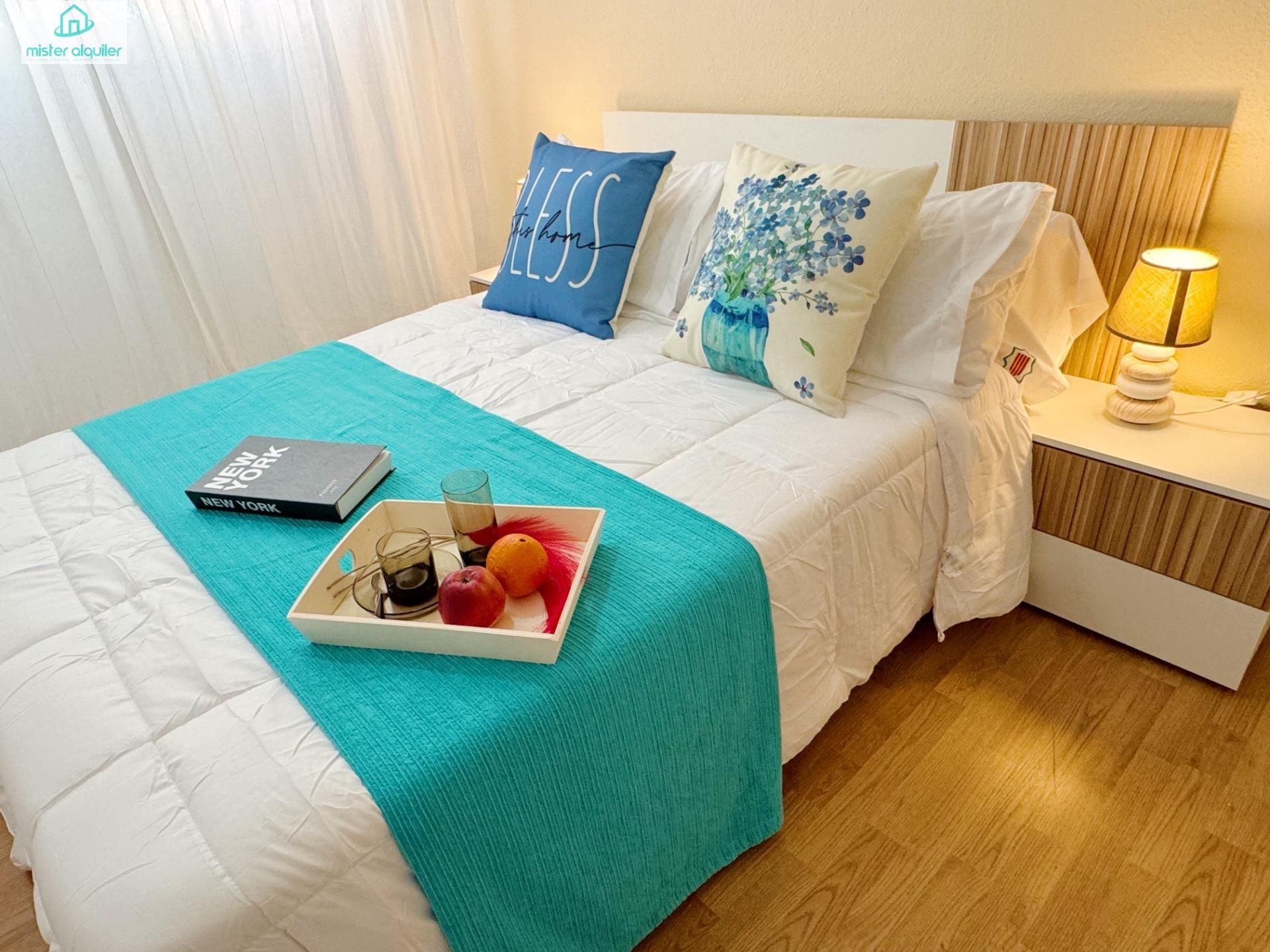 Dormitori de Apartament de lloguer en Sant Joan d'Alacant amb Aire condicionat i Calefacció