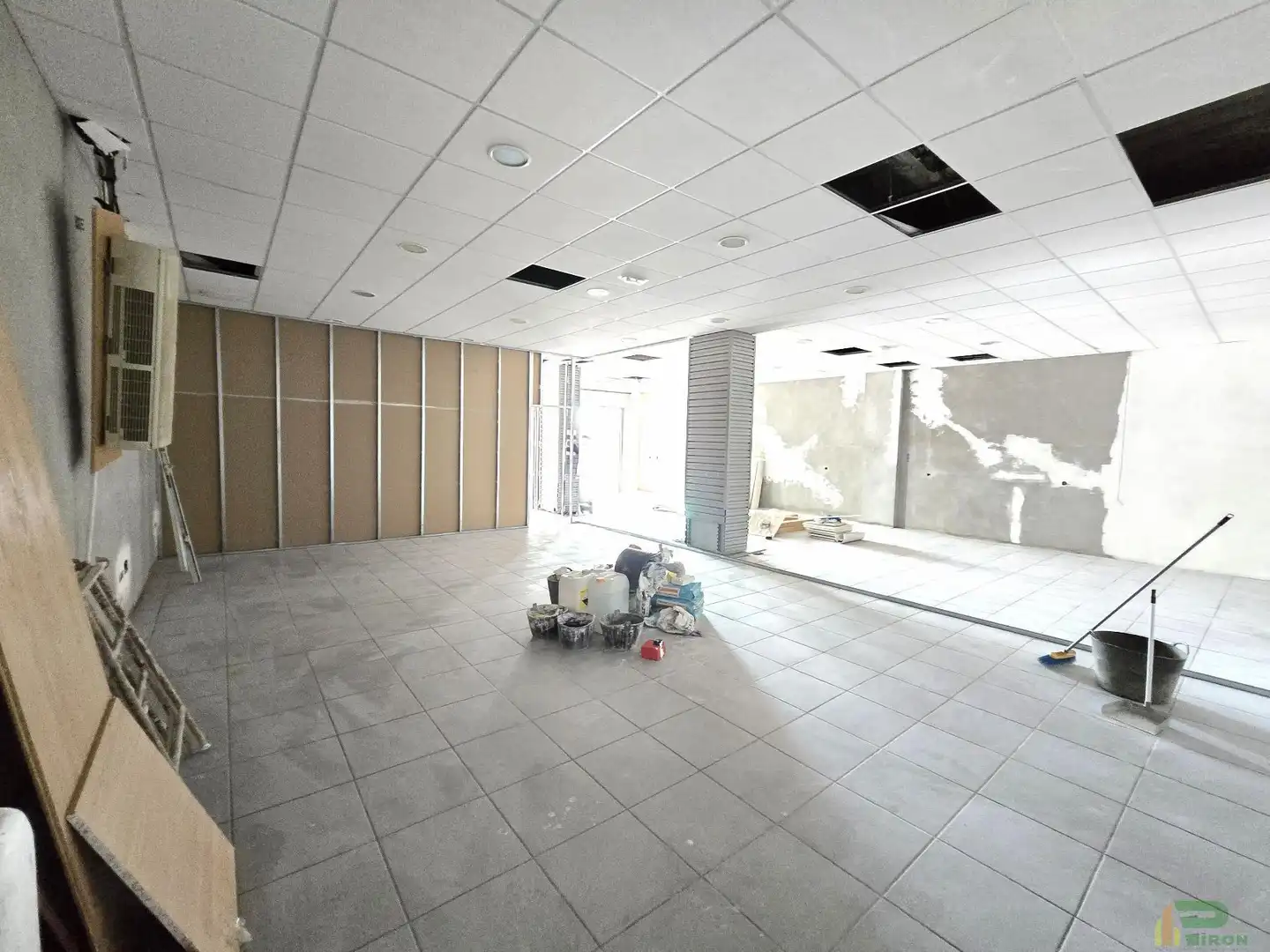 Local comercial en venda a Juan Carlos I, parking michiron, imagen 3
